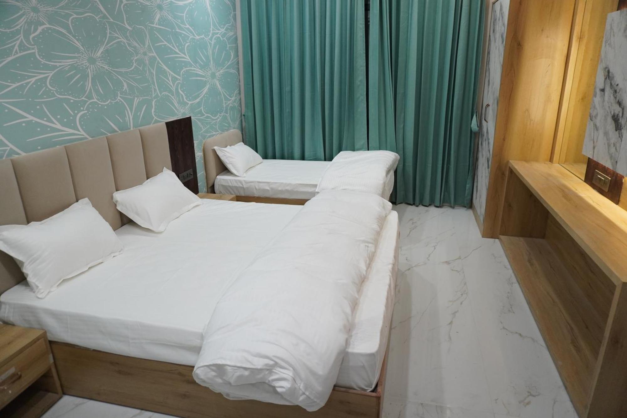 Hotel Heera Palace Khātu Dış mekan fotoğraf