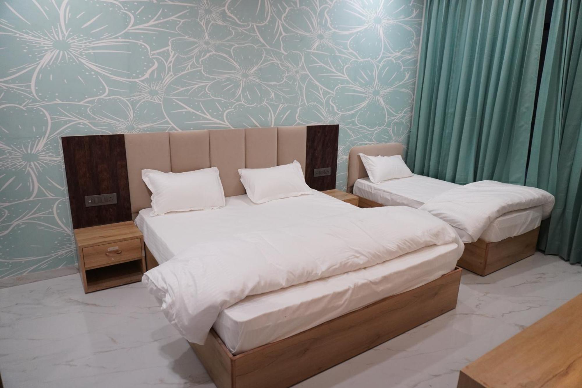 Hotel Heera Palace Khātu Dış mekan fotoğraf