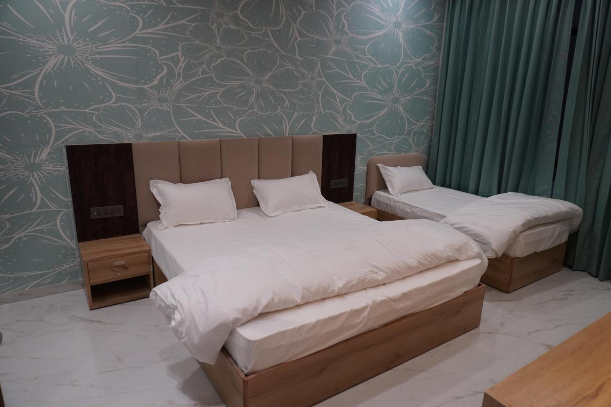 Hotel Heera Palace Khātu Dış mekan fotoğraf
