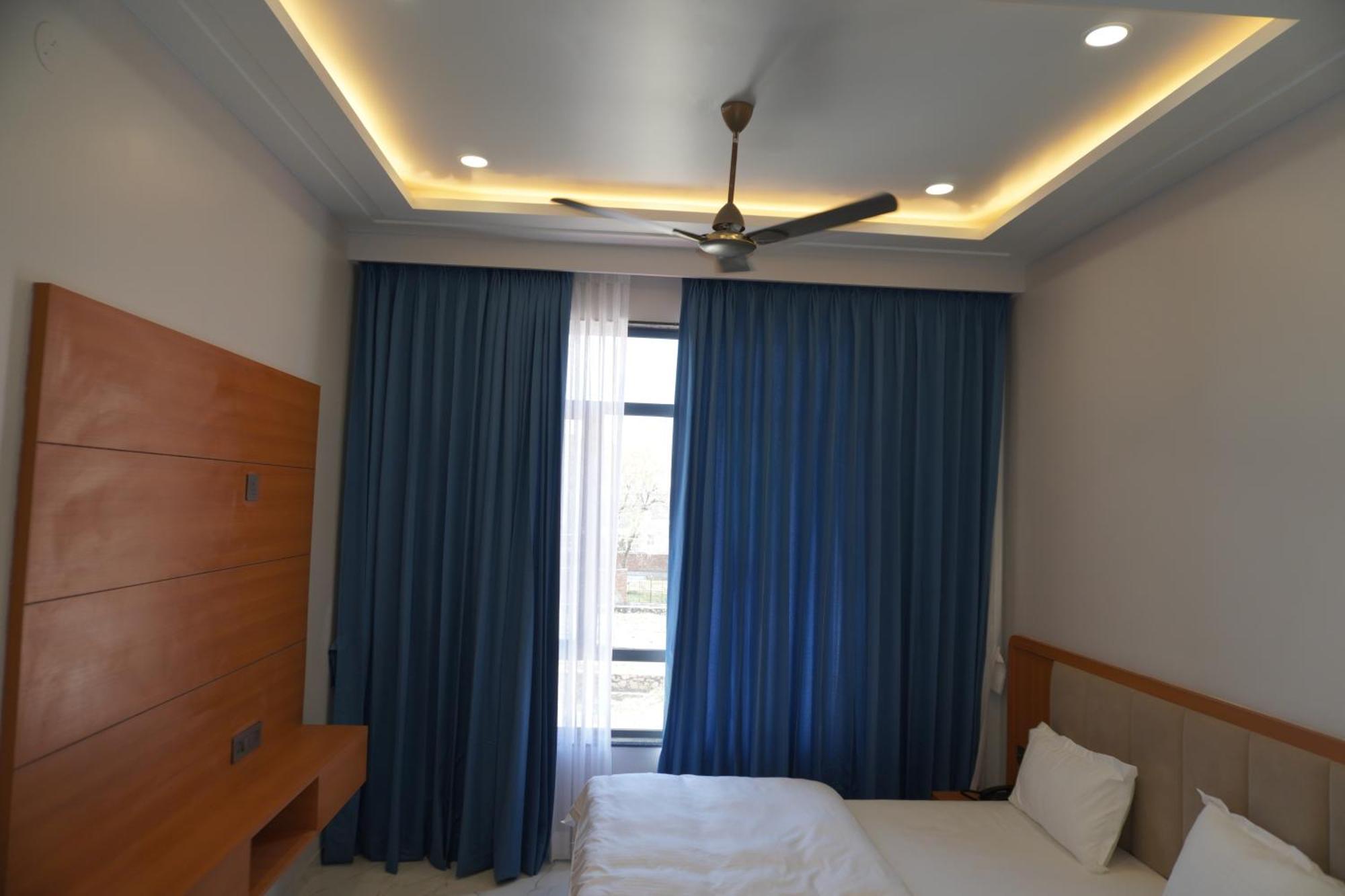 Hotel Heera Palace Khātu Dış mekan fotoğraf