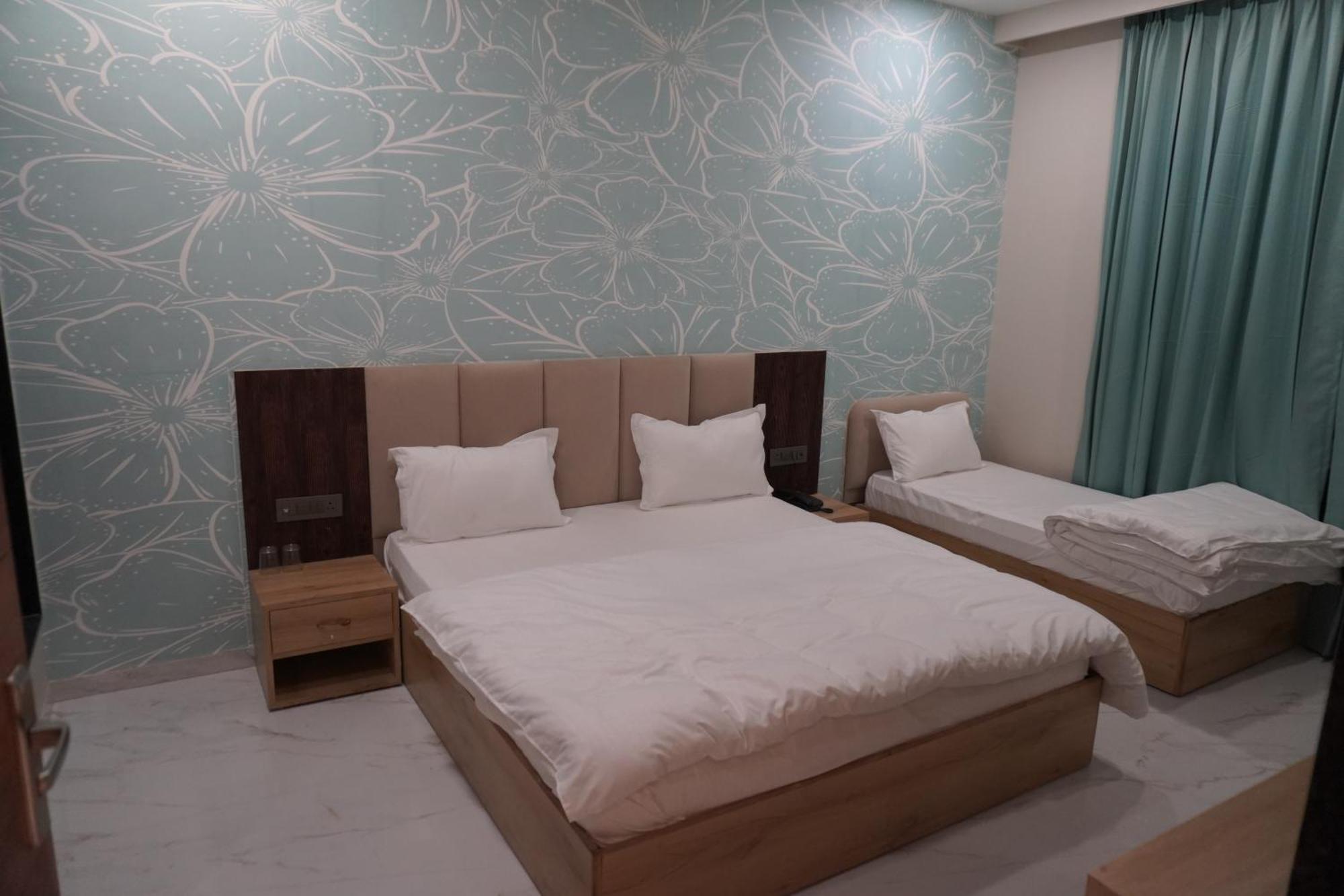 Hotel Heera Palace Khātu Dış mekan fotoğraf