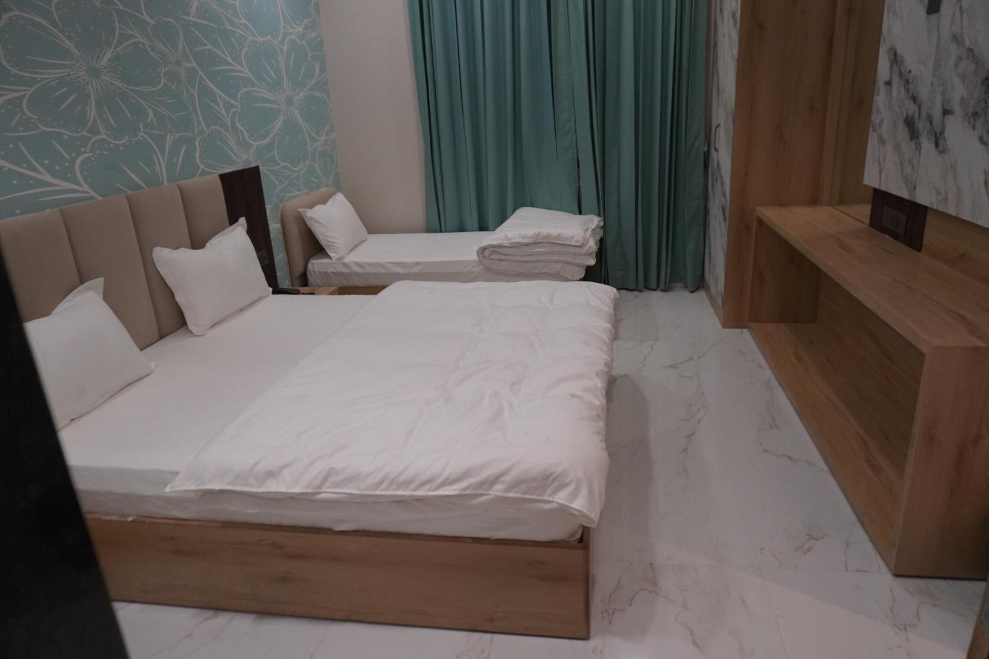 Hotel Heera Palace Khātu Dış mekan fotoğraf