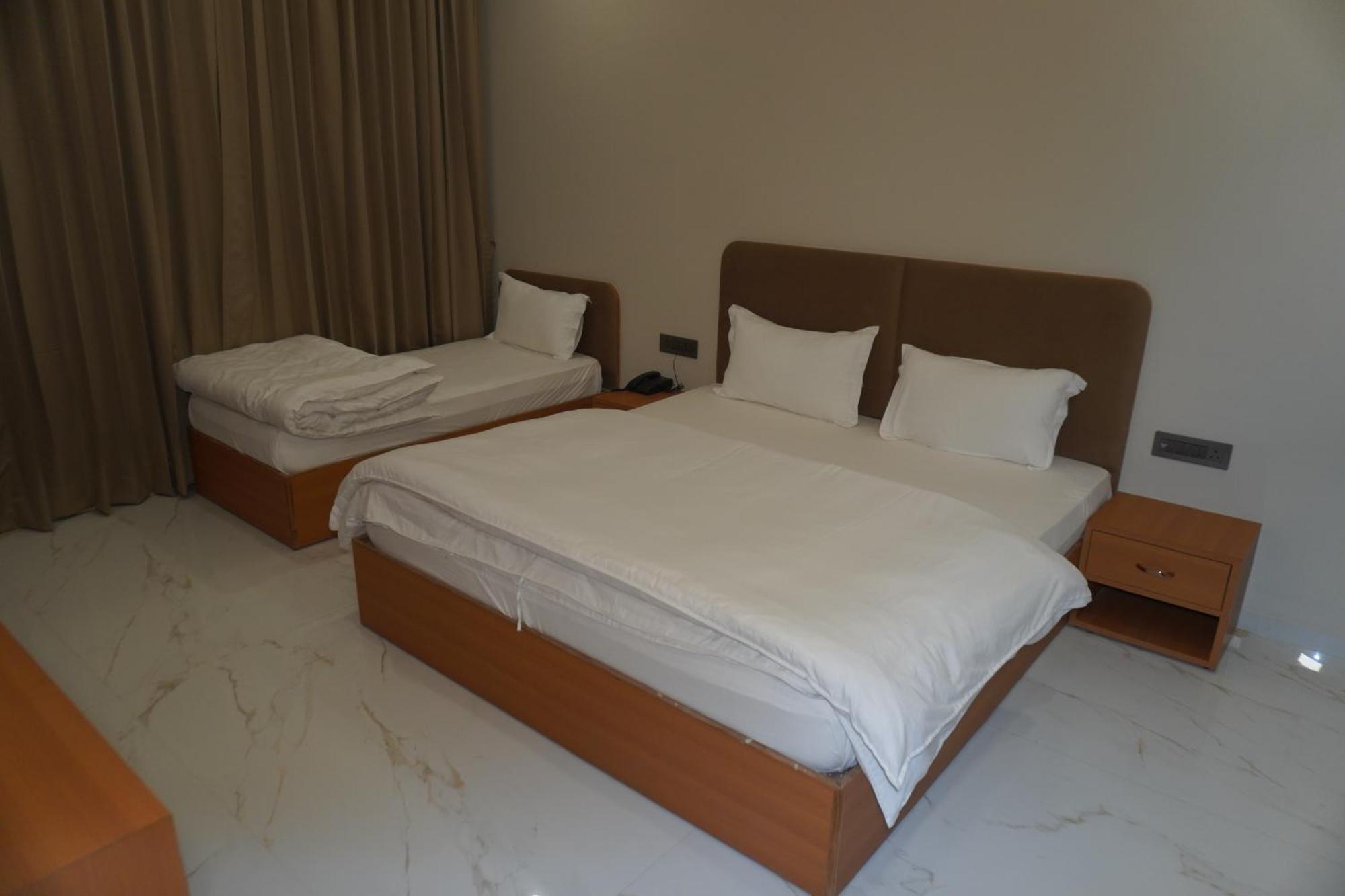 Hotel Heera Palace Khātu Dış mekan fotoğraf