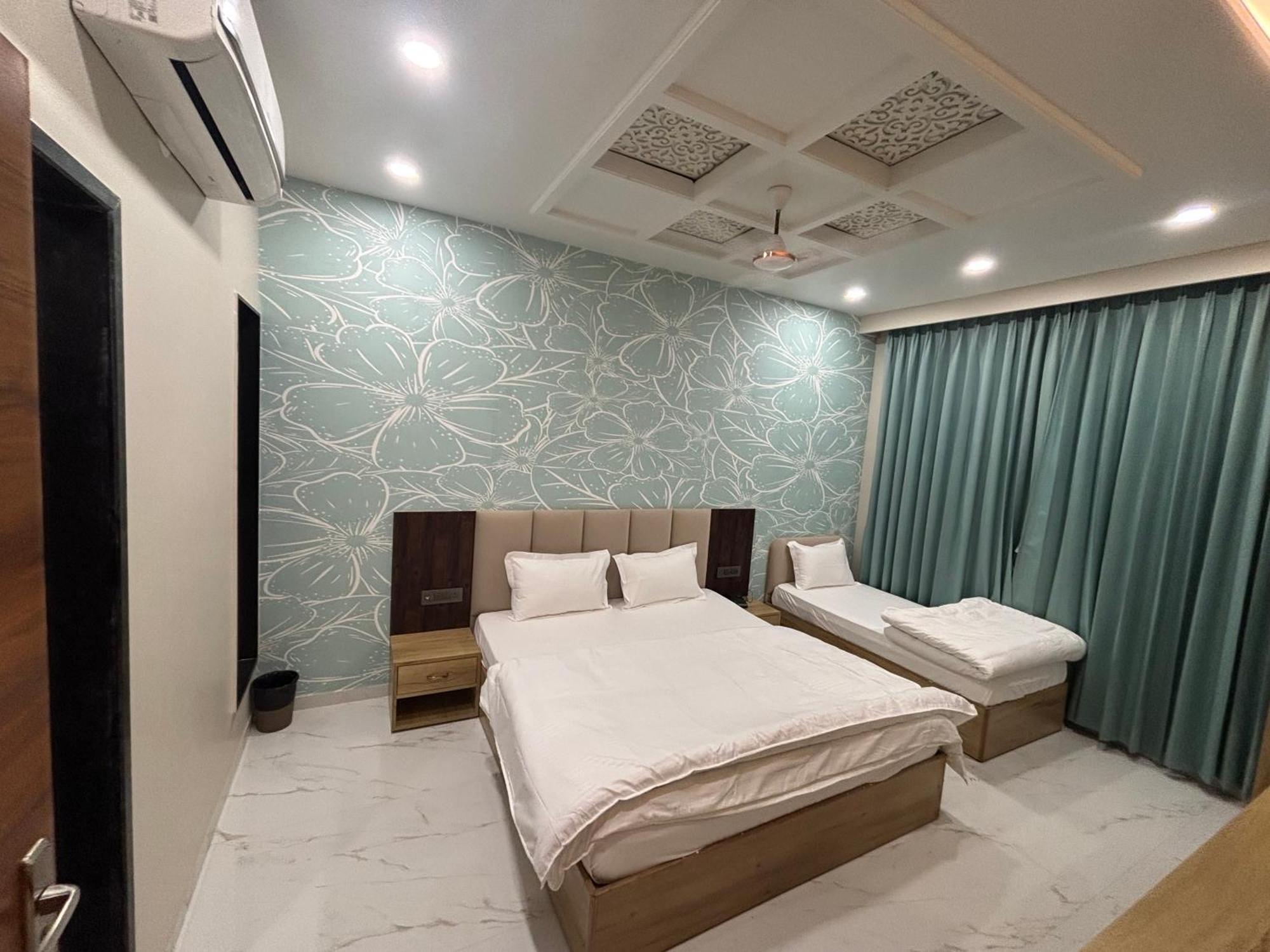 Hotel Heera Palace Khātu Dış mekan fotoğraf
